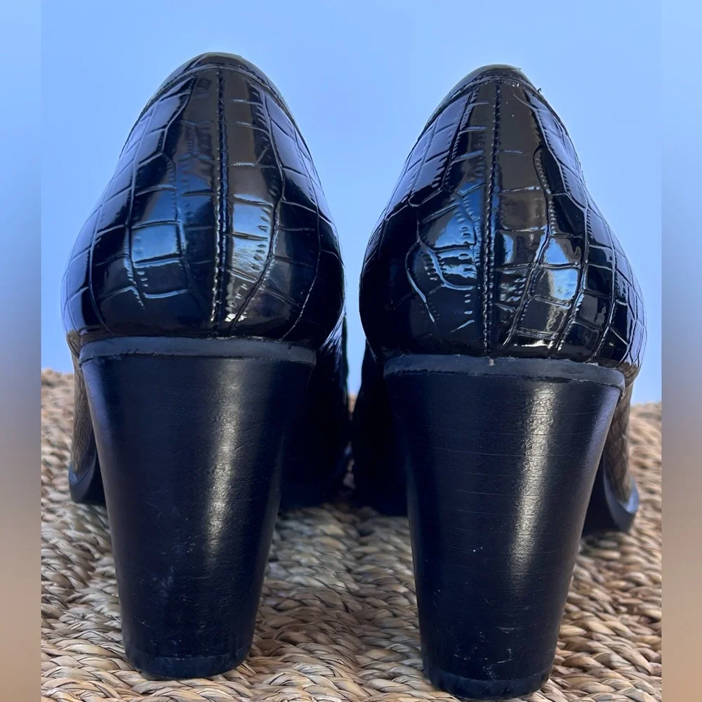 Bandolino Women’s Arguello High Heeled Loafer Croc Print Horsebit Detail Size 7M